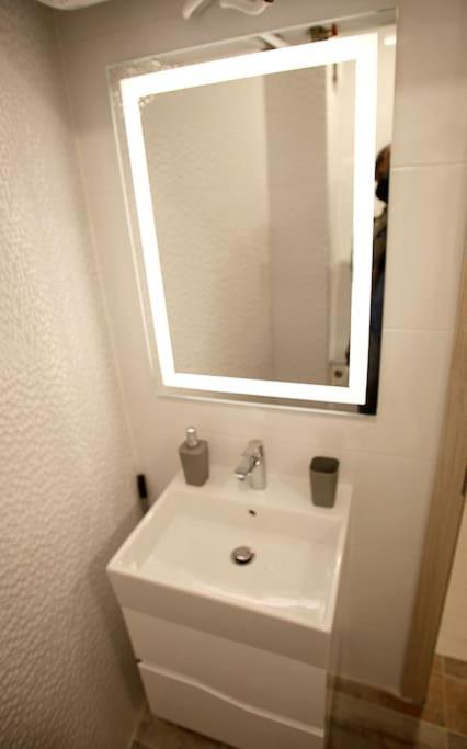 Magenta With Free Wifi Apartament